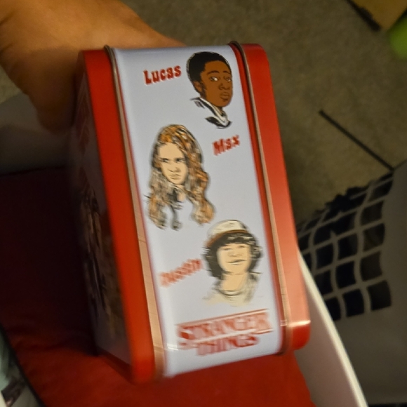 Stranger Things Red and White Lunch Box - Picture 4 of 5